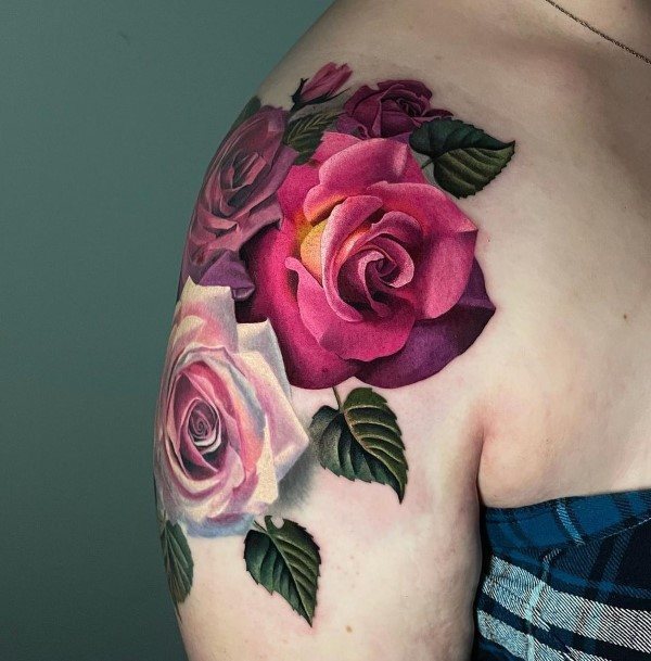 Exceptional Womens Rose Shoulder Tattoo Ideas