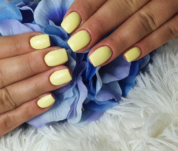 Exceptional Womens Short Yellow Nail Ideas