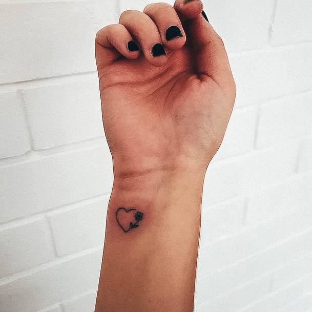 Exceptional Womens Small Heart Tattoo Ideas