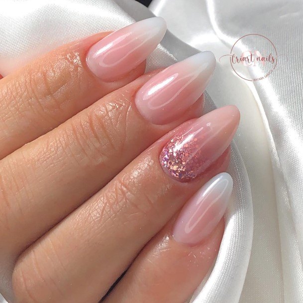 Exceptional Womens White Almond Shaped Nail Ideas