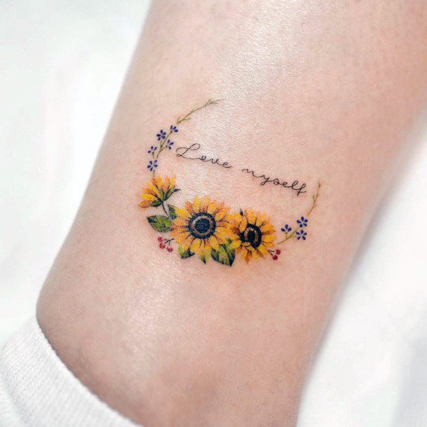 Exceptional Womens Wreath Tattoo Ideas