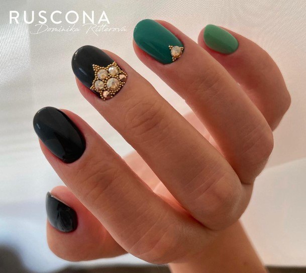 Exquisite Black And Green Nails On Girl