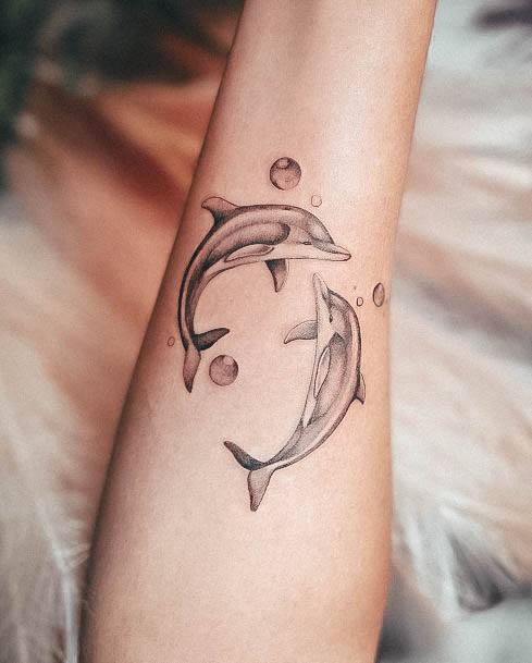 Exquisite Dolphin Tattoos On Girl