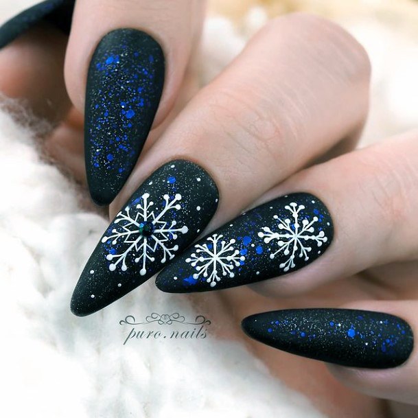 Exquisite Holiday Nails On Girl