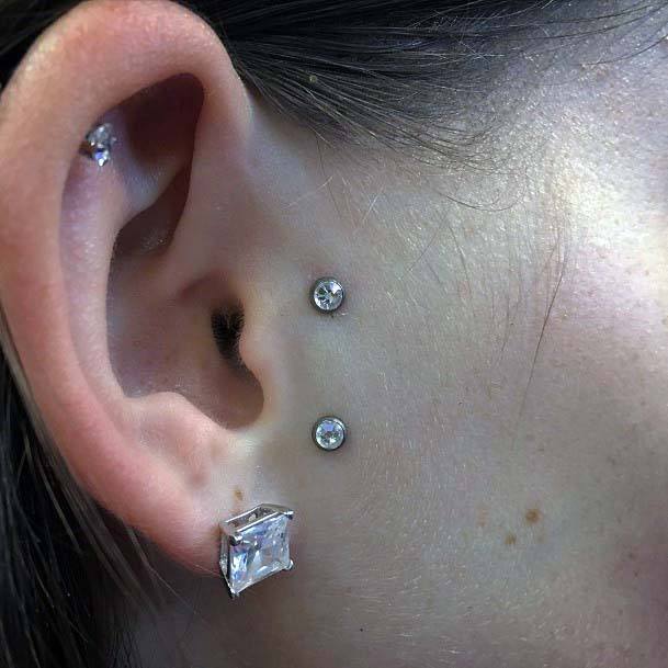 Exquisite Large Lobe Square White Diamondd Cool Helix Vertical Scoop Piercing Inspiration For Women