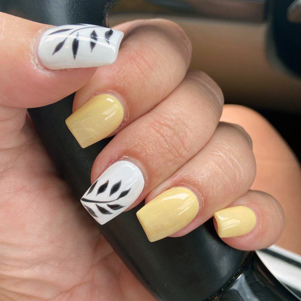 Exquisite Light Yellow Nails On Girl