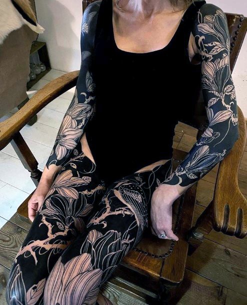Exquisite Negative Space Tattoos On Girl