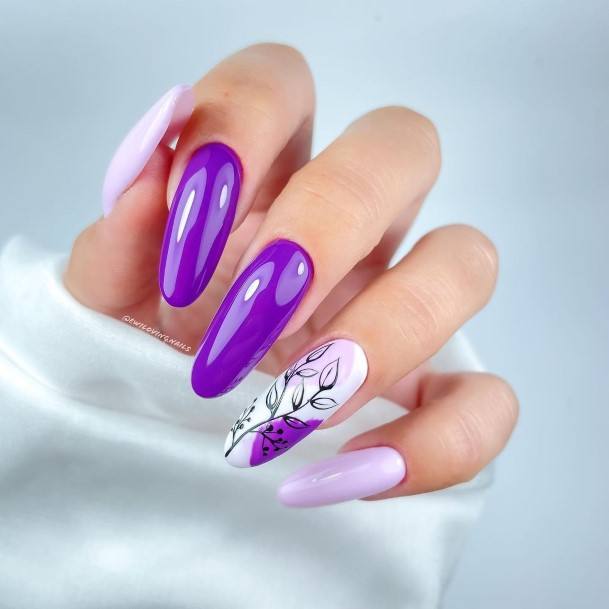 Exquisite Purple Summer Nails On Girl