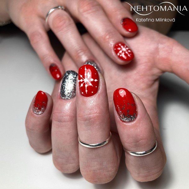 Exquisite Red Glitter Nails On Girl