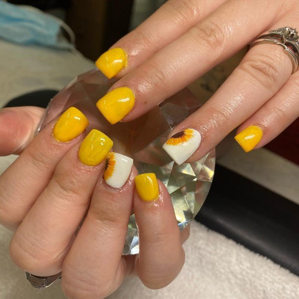 Exquisite Short Yellow Nails On Girl