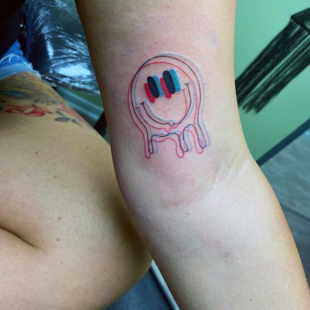 Exquisite Smiley Face Tattoos On Girl