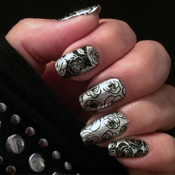 Exquisitve Silver Black Florals On Nails Women