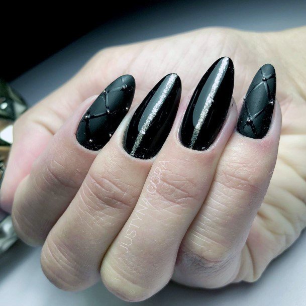 Exqusite Black Nail Design Ideas For Women