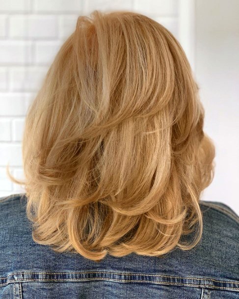 Fabulous Strawberry Blonde Layers Hairstyles For Women Over 40