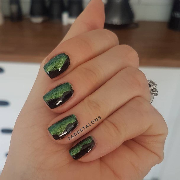 Fantastic Black And Green Nail For Women