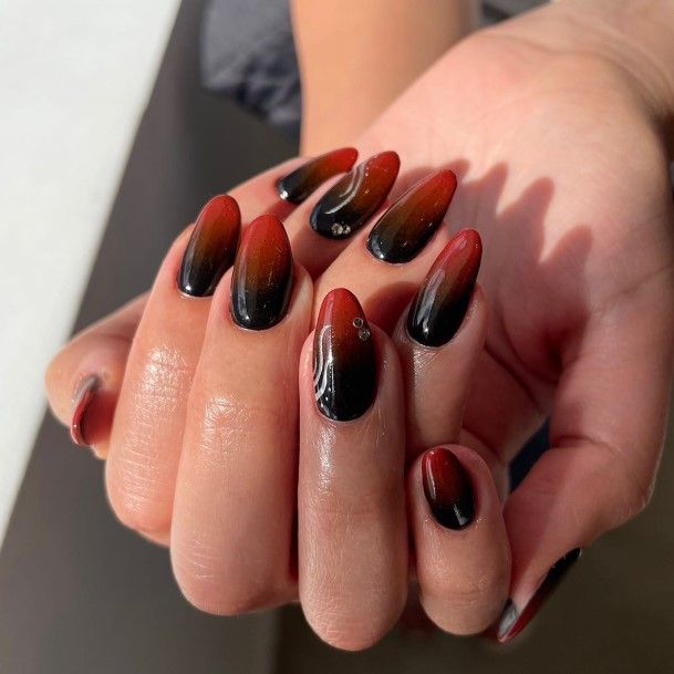 Fantastic Black Ombre Nail For Women