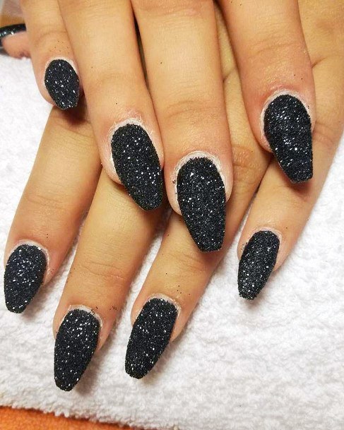 Fantastic Black Sparkly Nail Design For Beautiful Women