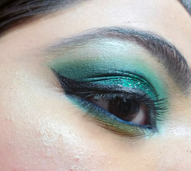 Fantastic Glittering Green Eyeshadow Women