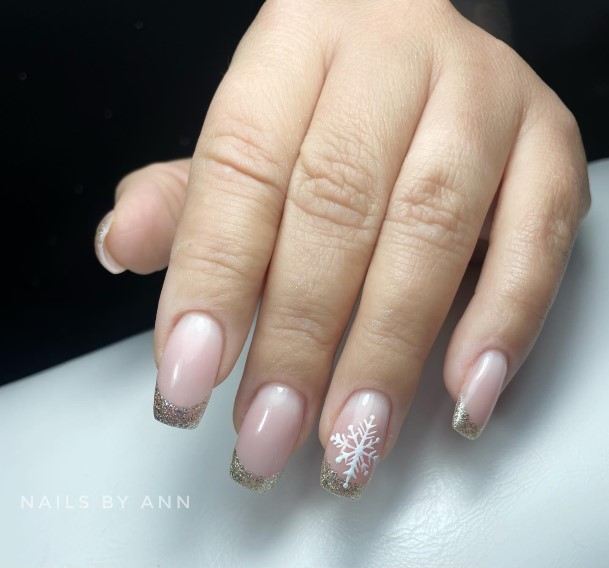 Fantastic Gold French Tip Nail For Women