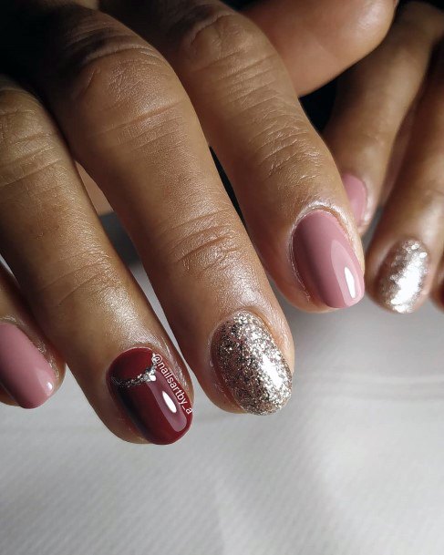 Fantastic Maroon And Pink Nail For Women