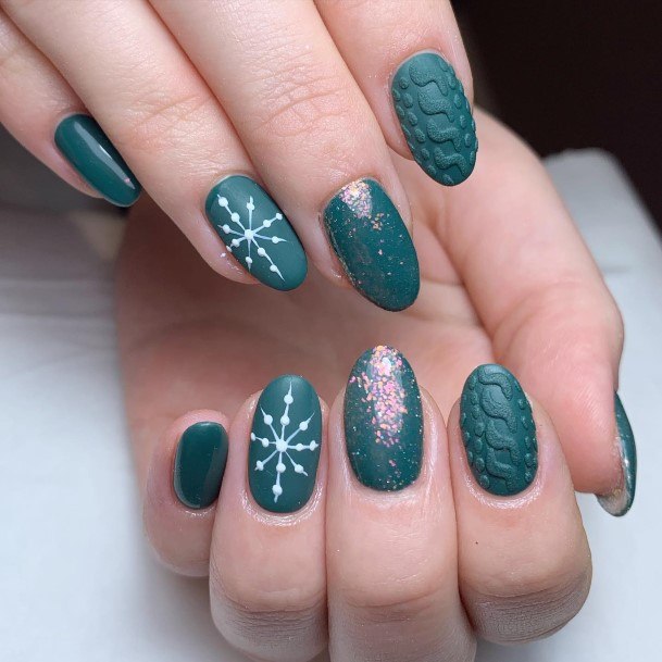 Fantastic Matte Green Nail For Women