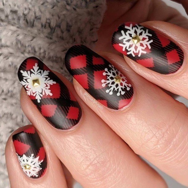 Fantastic Red And Black Nail For Women