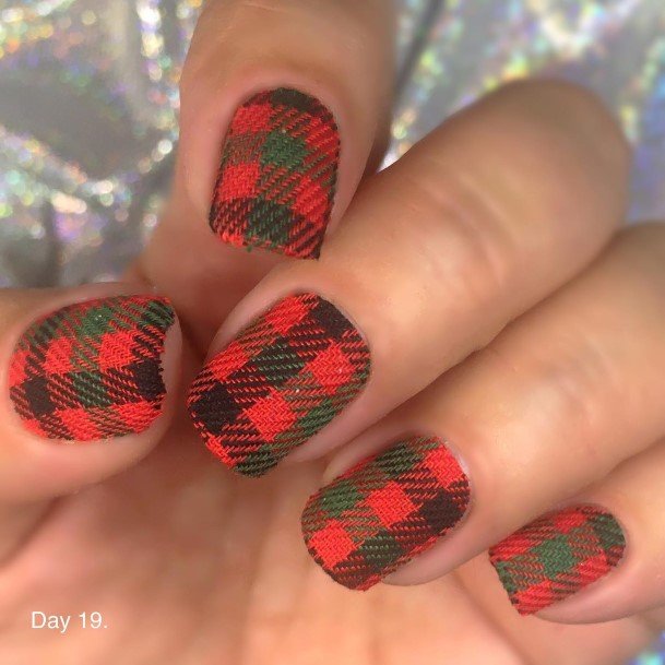 Fantastic Red And Green Nail For Women