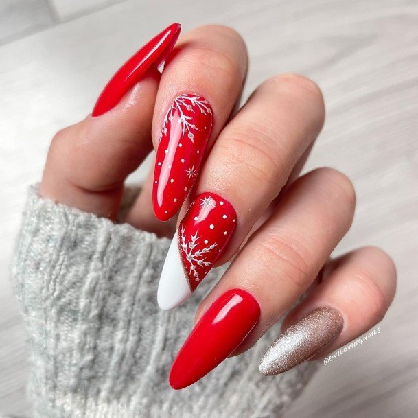 Fantastic Red Glitter Nail For Women