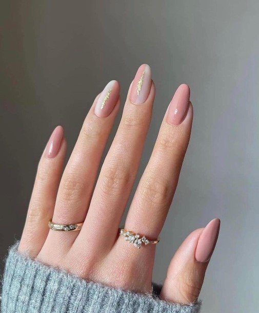 Fantastic Short Pink And White Nail For Women