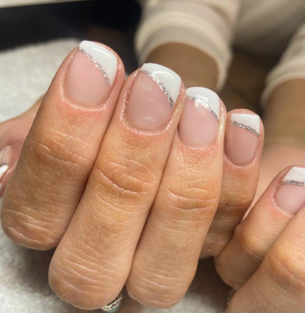 Fantastic White And Silver Nail For Women