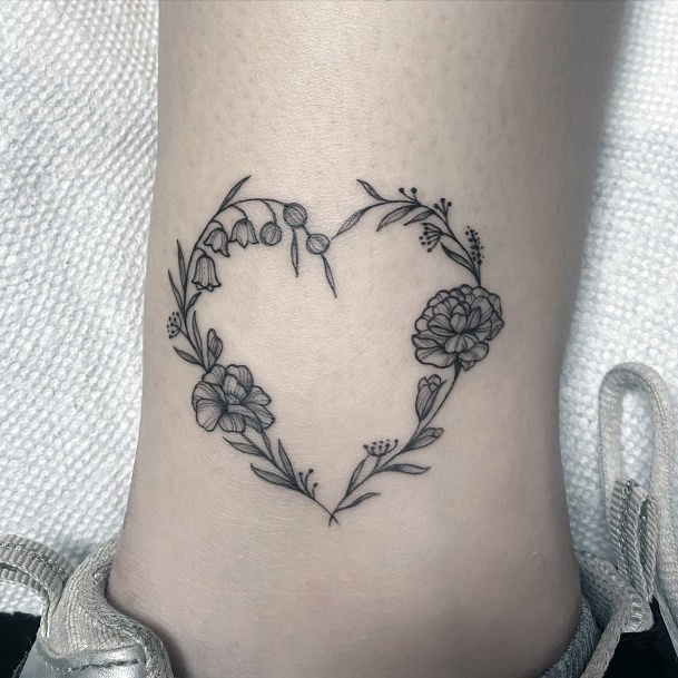 Fantastic Wreath Tattoo For Women