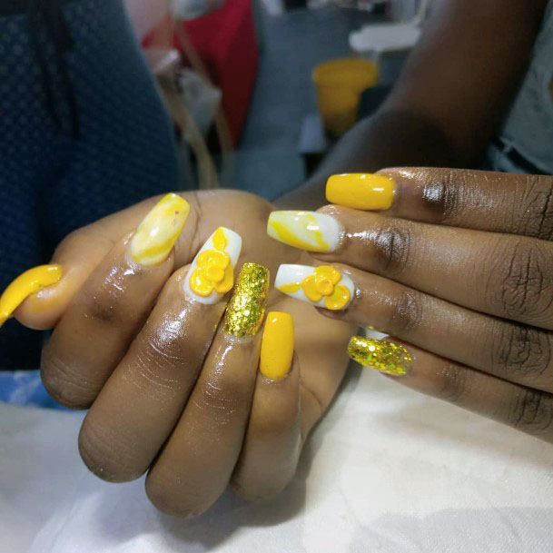 Fascinating Lovely Yellow White And Glitter Gold Flower Nail Design For Girls