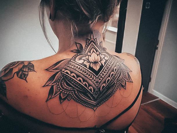 Female Back Of Neck Tattoos