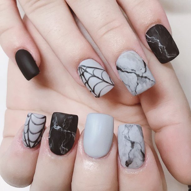 Female Black And Grey Nails