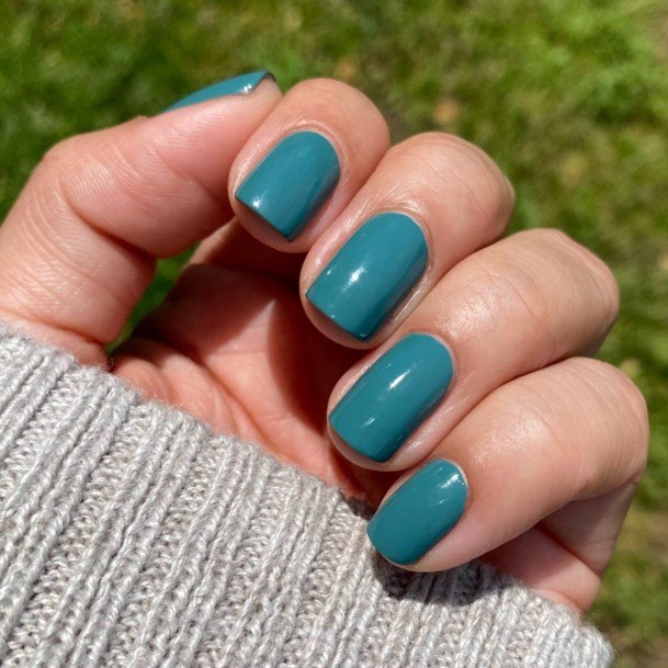 Female Blue And Green Nails