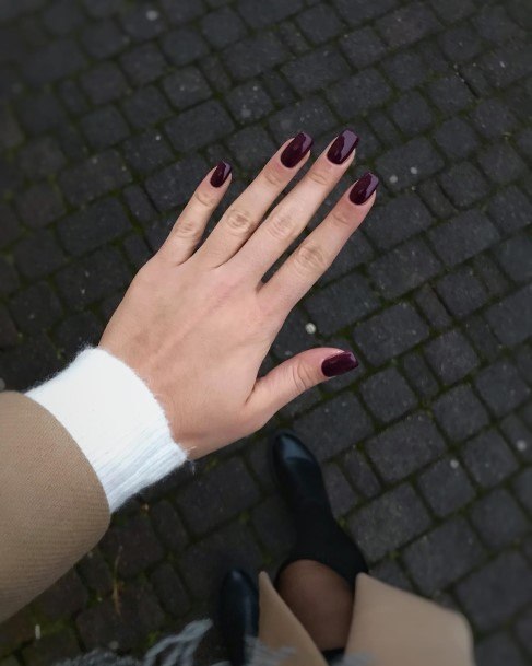 Female Burgundy And Black Nails