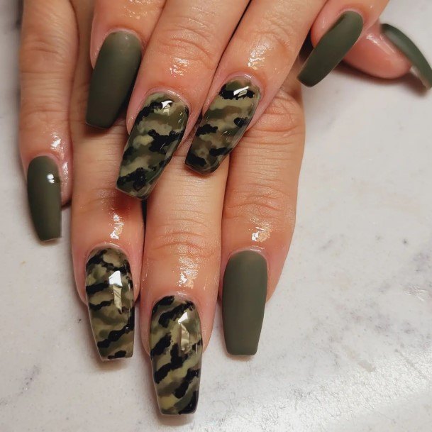 Female Camo Nails