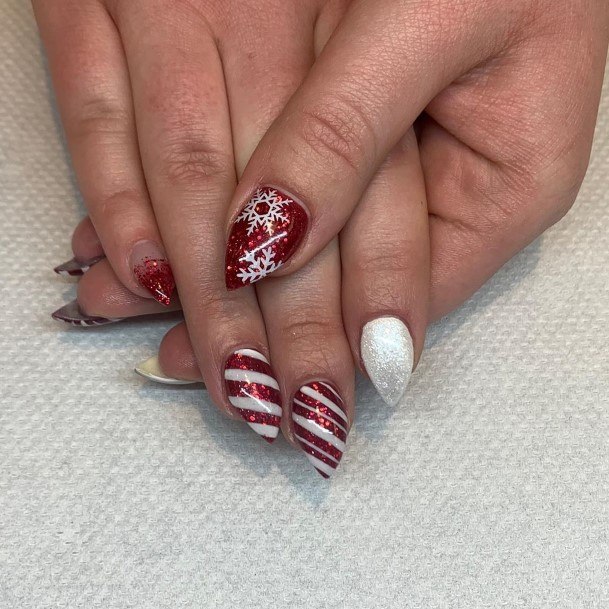 Female Christmas Gel Nails