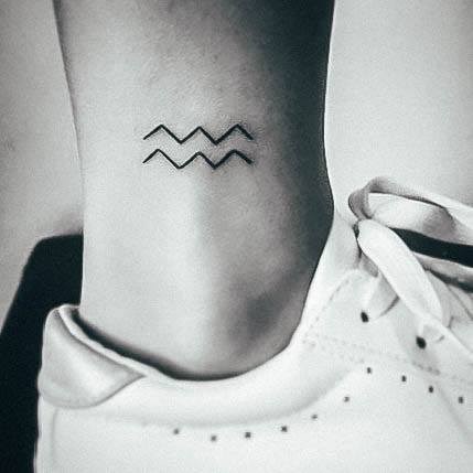 Female Cool Aquarius Tattoo Ideas