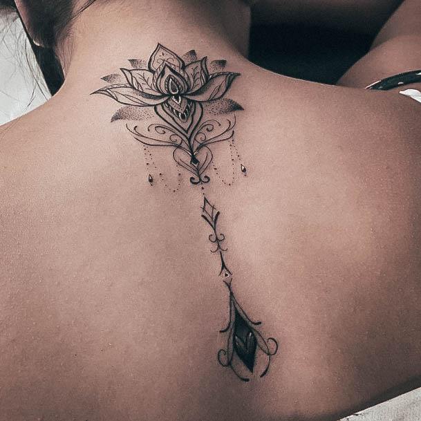 Female Cool Back Of Neck Tattoo Ideas