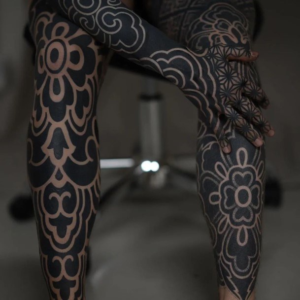 Female Cool Blackout Tattoo Ideas