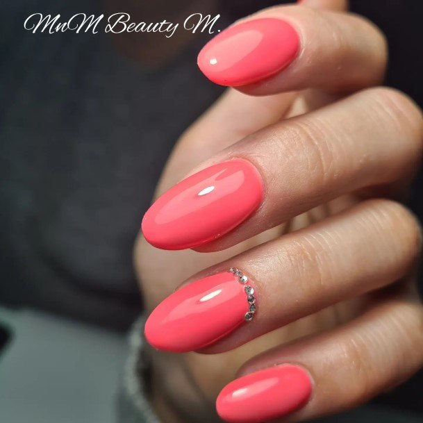 Female Cool Coral Nail Ideas