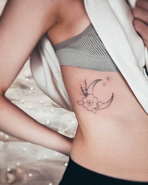 Female Cool Cresent Moon Tattoo Ideas