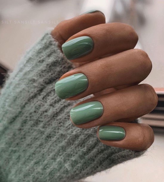 Female Cool Dark Nail Ideas