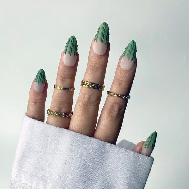 Female Cool Embossed Nail Ideas