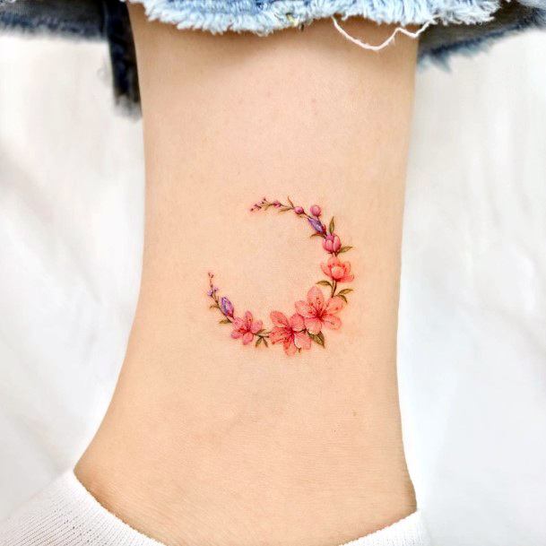 Female Cool Flower Moon Tattoo Ideas