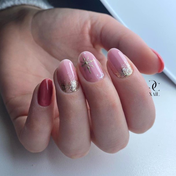 Female Cool Gold Ombre Nail Ideas