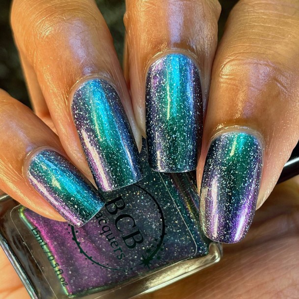 Female Cool Holographic Nail Ideas