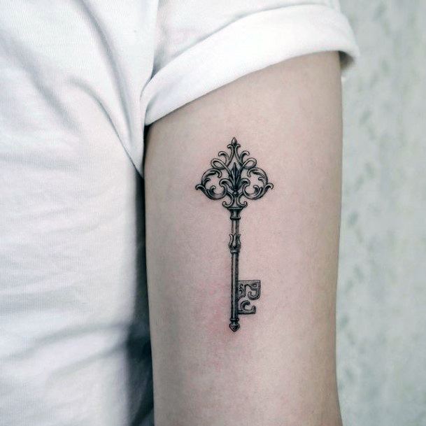 Female Cool Key Tattoo Ideas