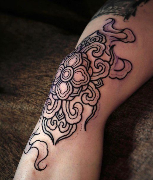 Female Cool Knee Tattoo Design